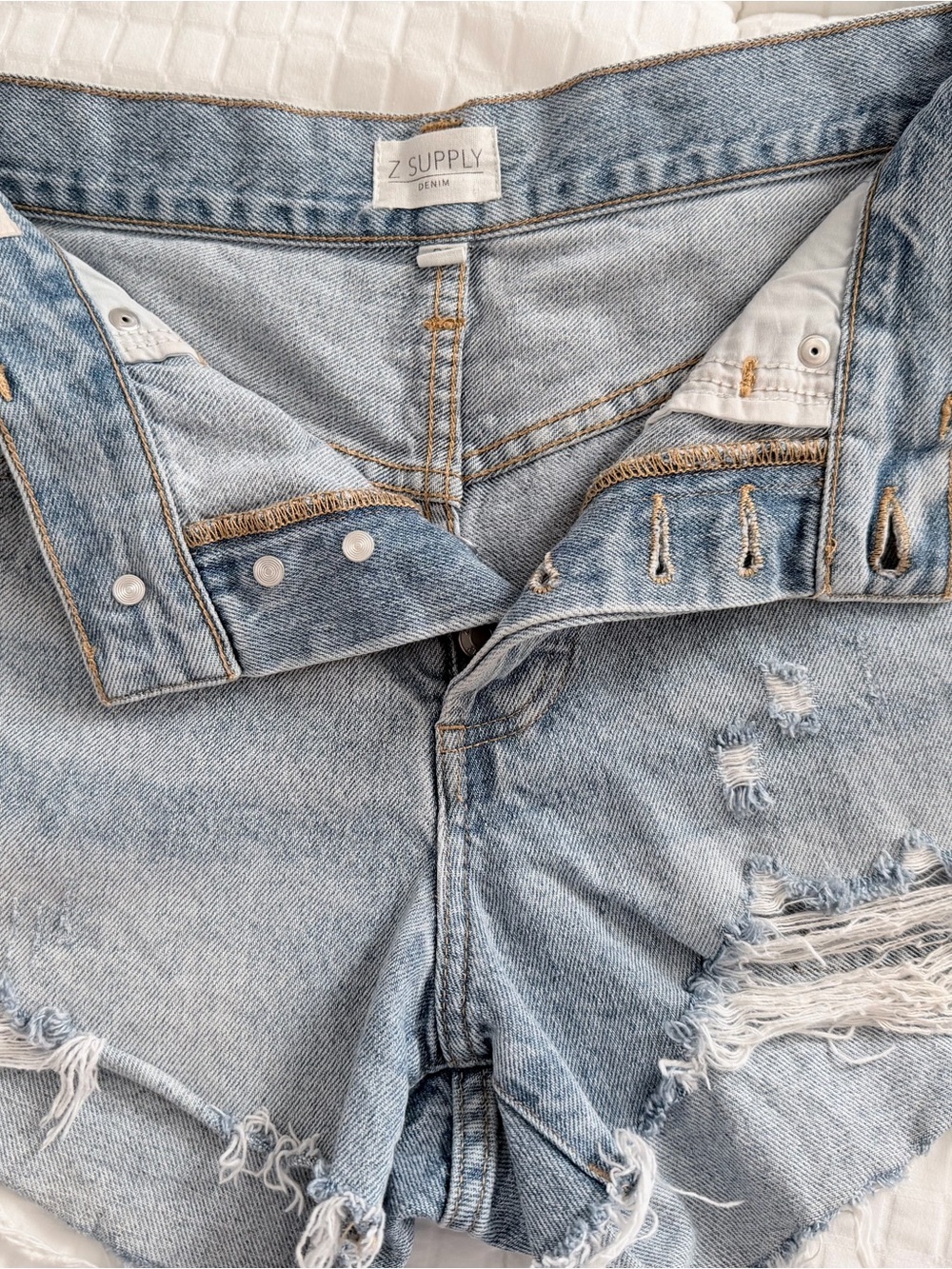 Z Supply Denim Classic Hi-Rise Distressed Cut Off Shorts Size 25